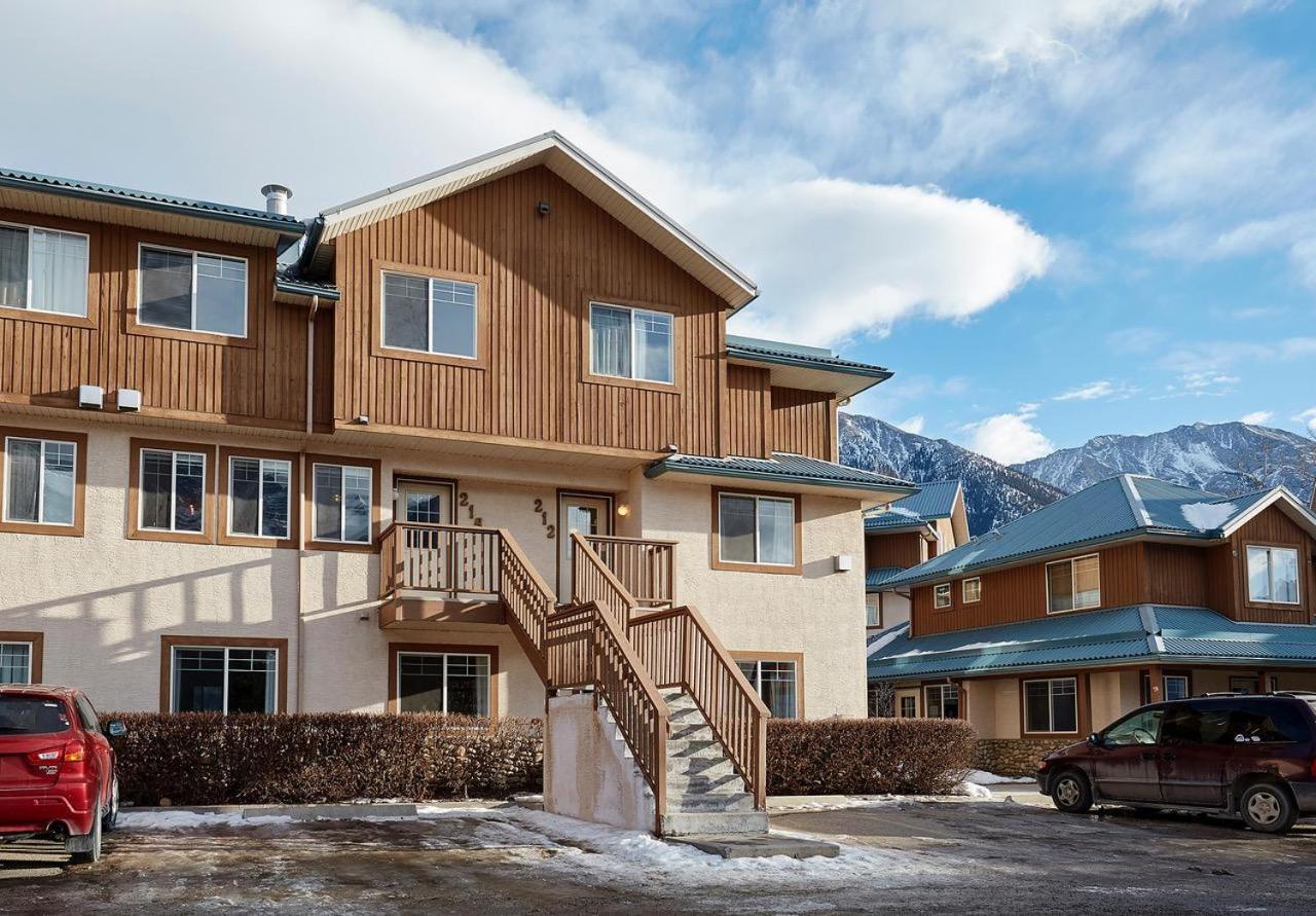 캔모어 Mountain Gate - Pet Friendly 2Br W Mountain Views And Open Hot Tub 빌라 외부 사진